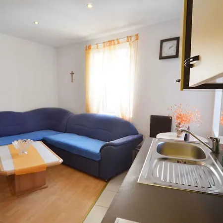 Studio In Istrien 11752 شقة روفينج